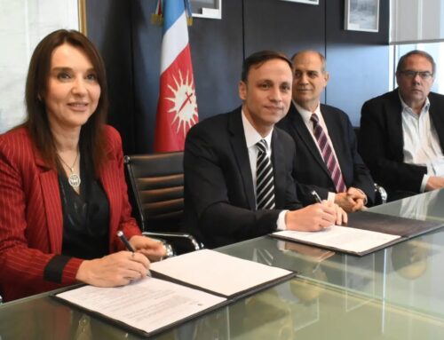 Firma de convenios de asistencia técnica específica con los Colegios Profesionales de Fonoaudiólogos y Psicólogos